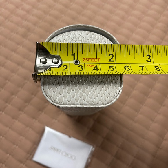 Jimmy Choo Cream Eye Glass Case with lens wipe - Picture 14 of 14